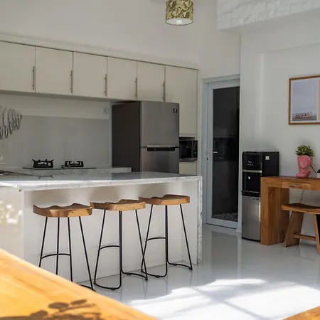 Spacious 3 Bedroom Villa With Private Pool And Billiards