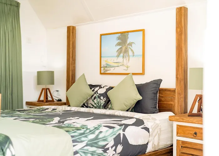 Spacious 3 Bedroom With Private Pool And Billiards