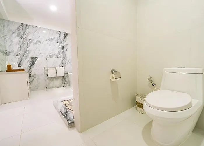 Spacious 3 Bedroom With Private Pool And Billiards *