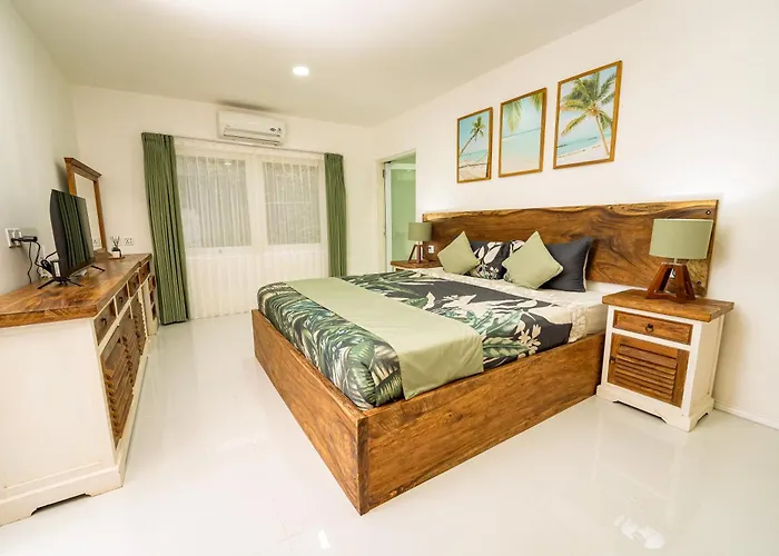 Spacious 3 Bedroom With Private Pool And Billiards *