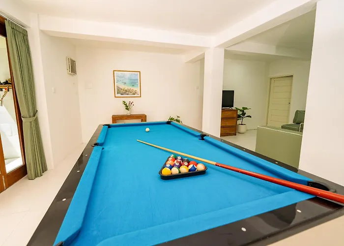Spacious 3 Bedroom With Private Pool And Billiards